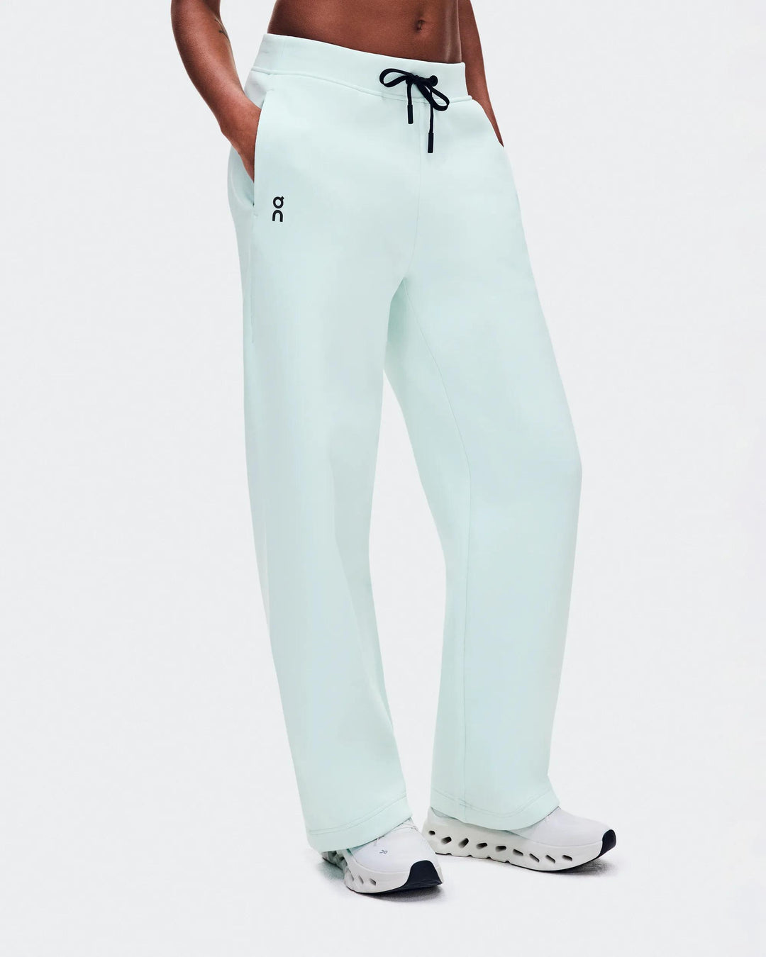 ON Women's Focus Tech Sweatpants - Flurry