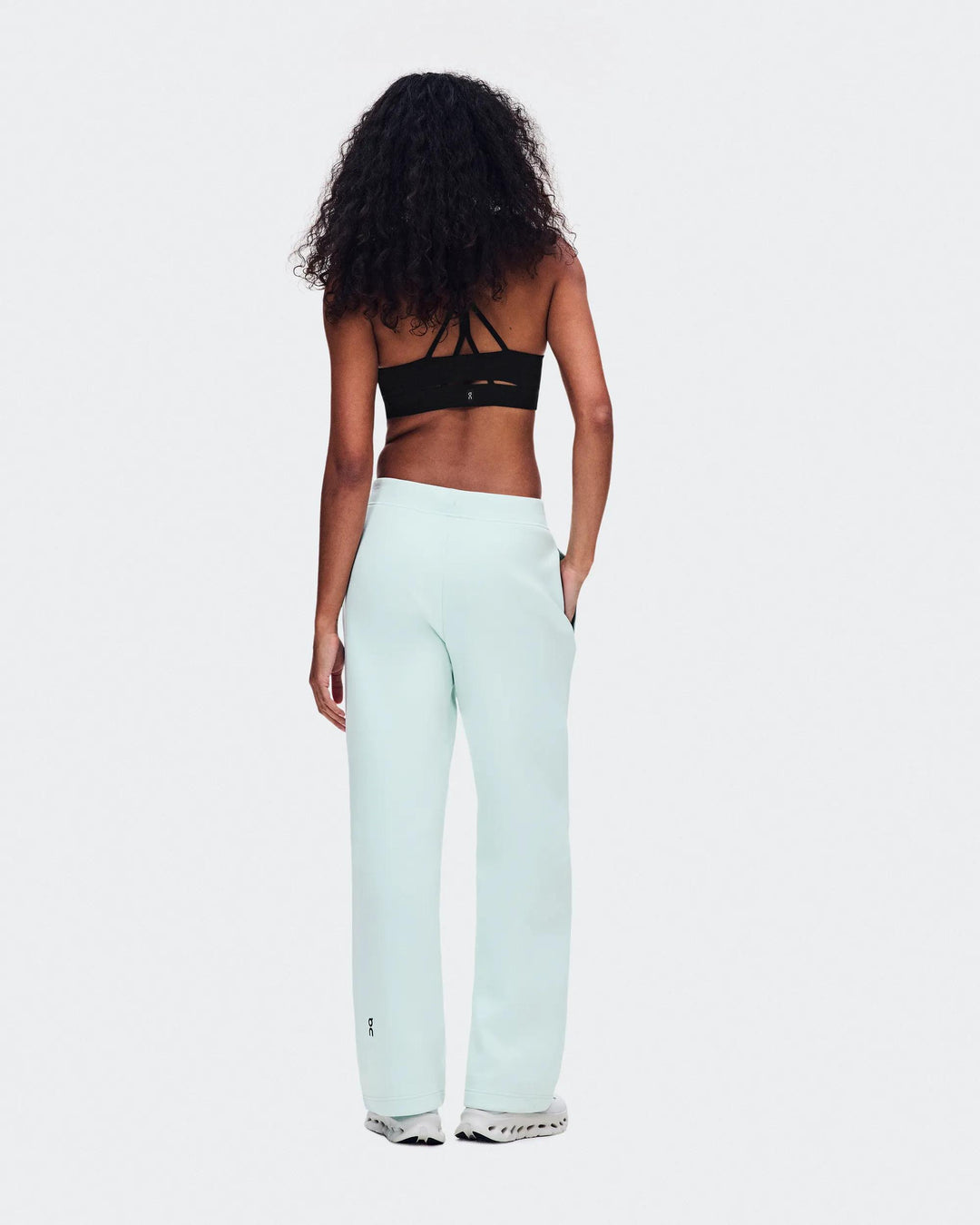ON Women's Focus Tech Sweatpants - Flurry