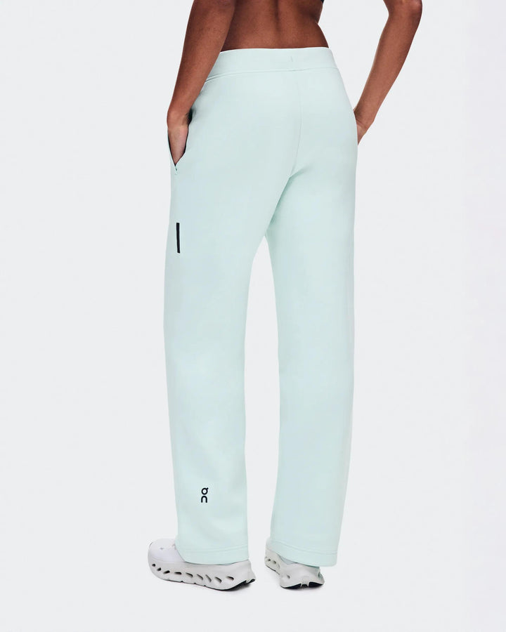 ON Women's Focus Tech Sweatpants - Flurry