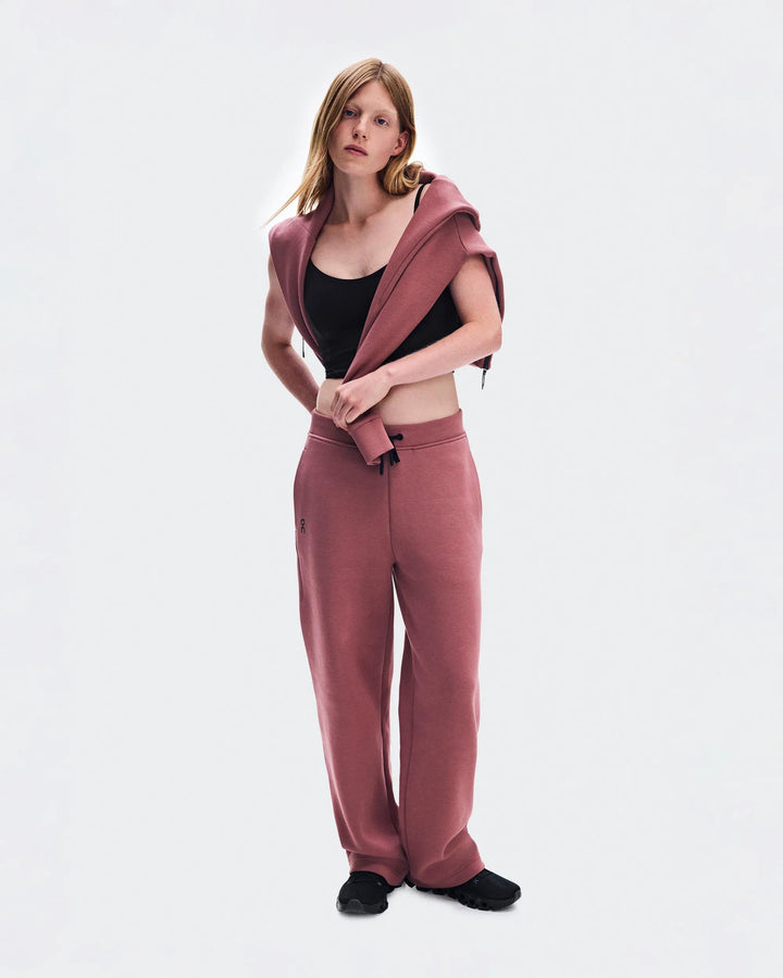 ON Women's Focus Tech Sweatpants - Barberry