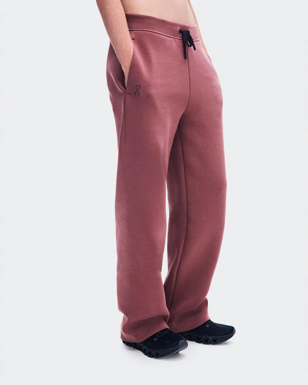 ON Women's Focus Tech Sweatpants - Barberry