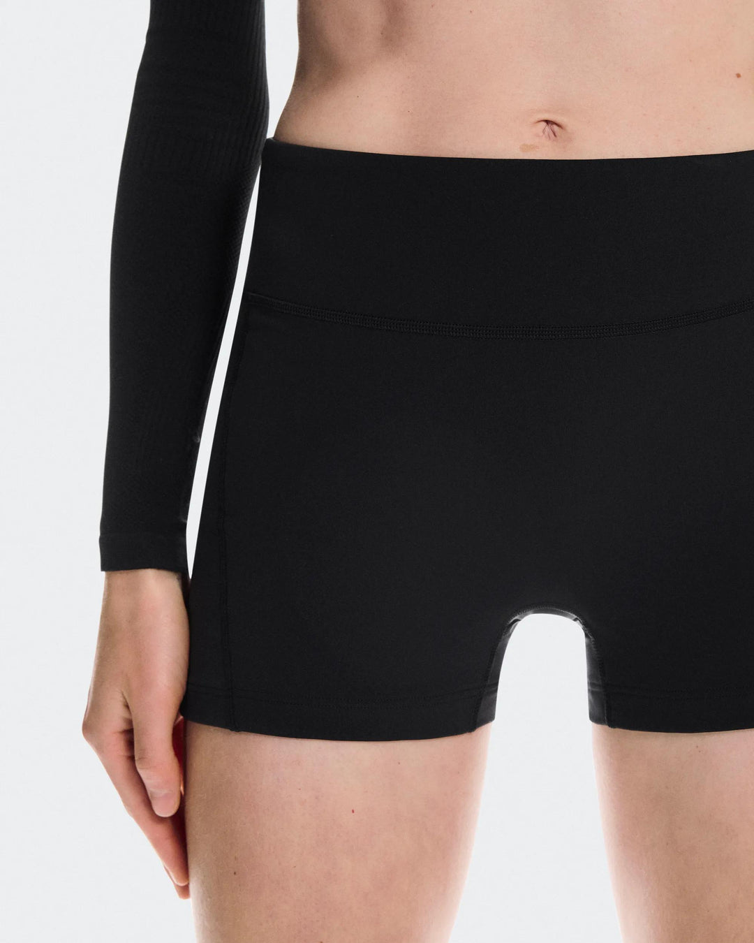 ON Women's 3" Performance Tights - Black