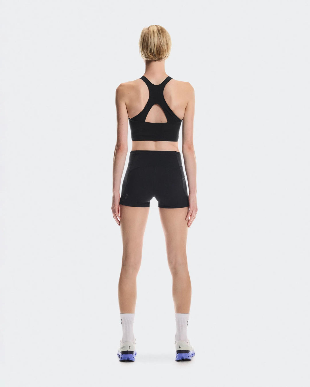 ON Women's Performance Crop - Black