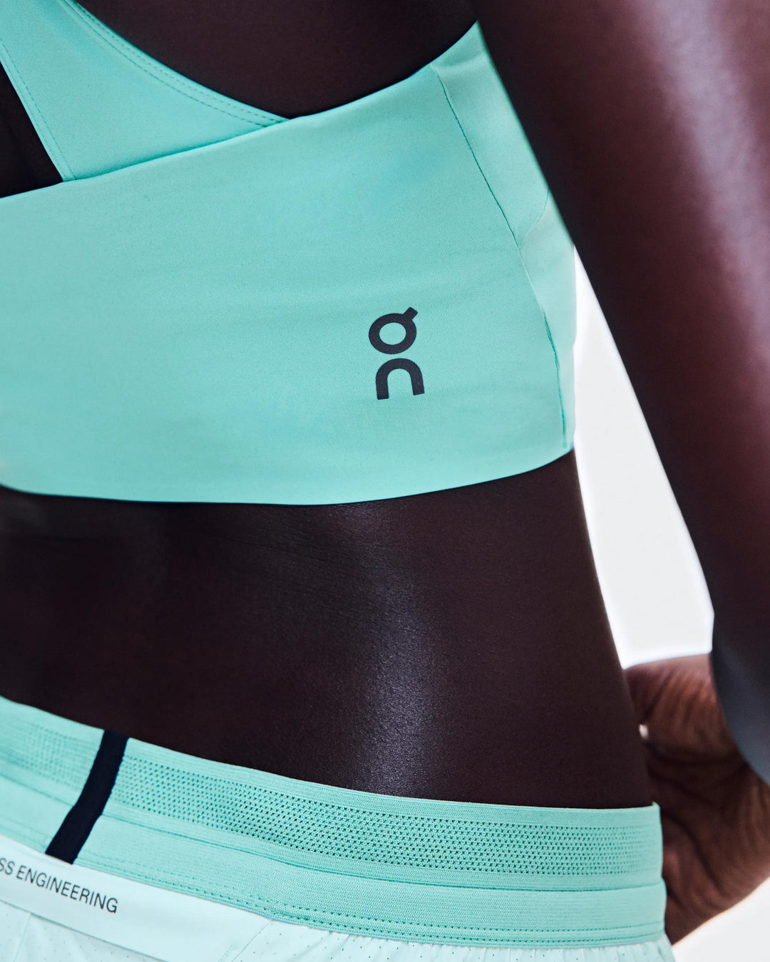 ON Women's Performance Crop - Aquamarine