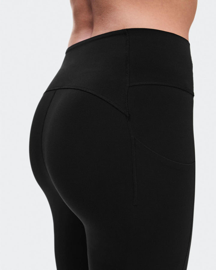 ON Women's Studio Tights 7/8 - Black