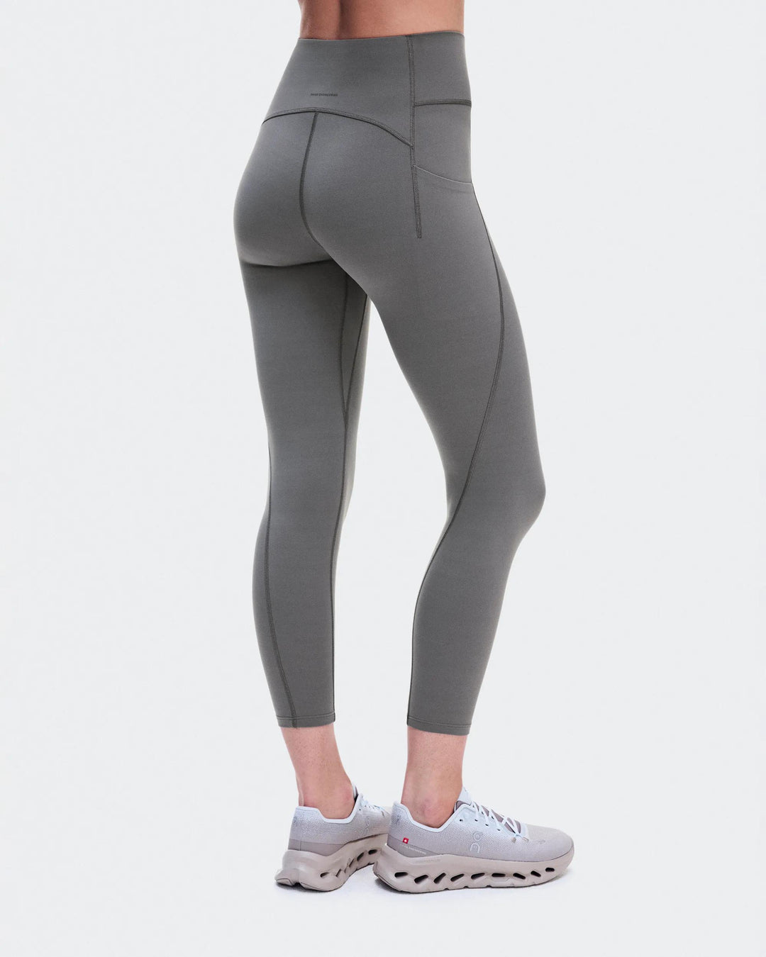 ON Women's Studio Tights 7/8 - Ember