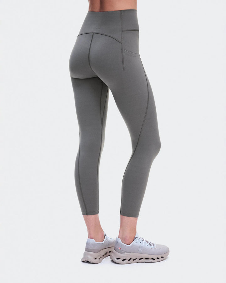 ON Women's Studio Tights 7/8 - Ember
