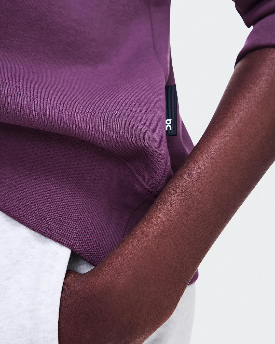 ON Women's Club Crew Swing - Cassis