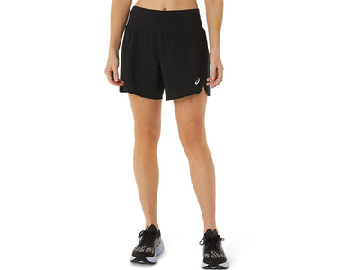 Pantalón corto de carretera 2 en 1 de 5,5" de Asics para mujer (2012C378) 
