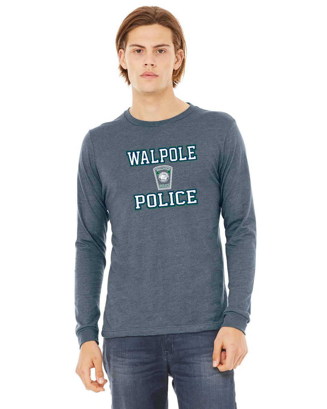 Día de San Patricio 2024 del Departamento de Policía de Walpole: camiseta de manga larga unisex con cuello en V de Bella + Canvas - 3501CVC 