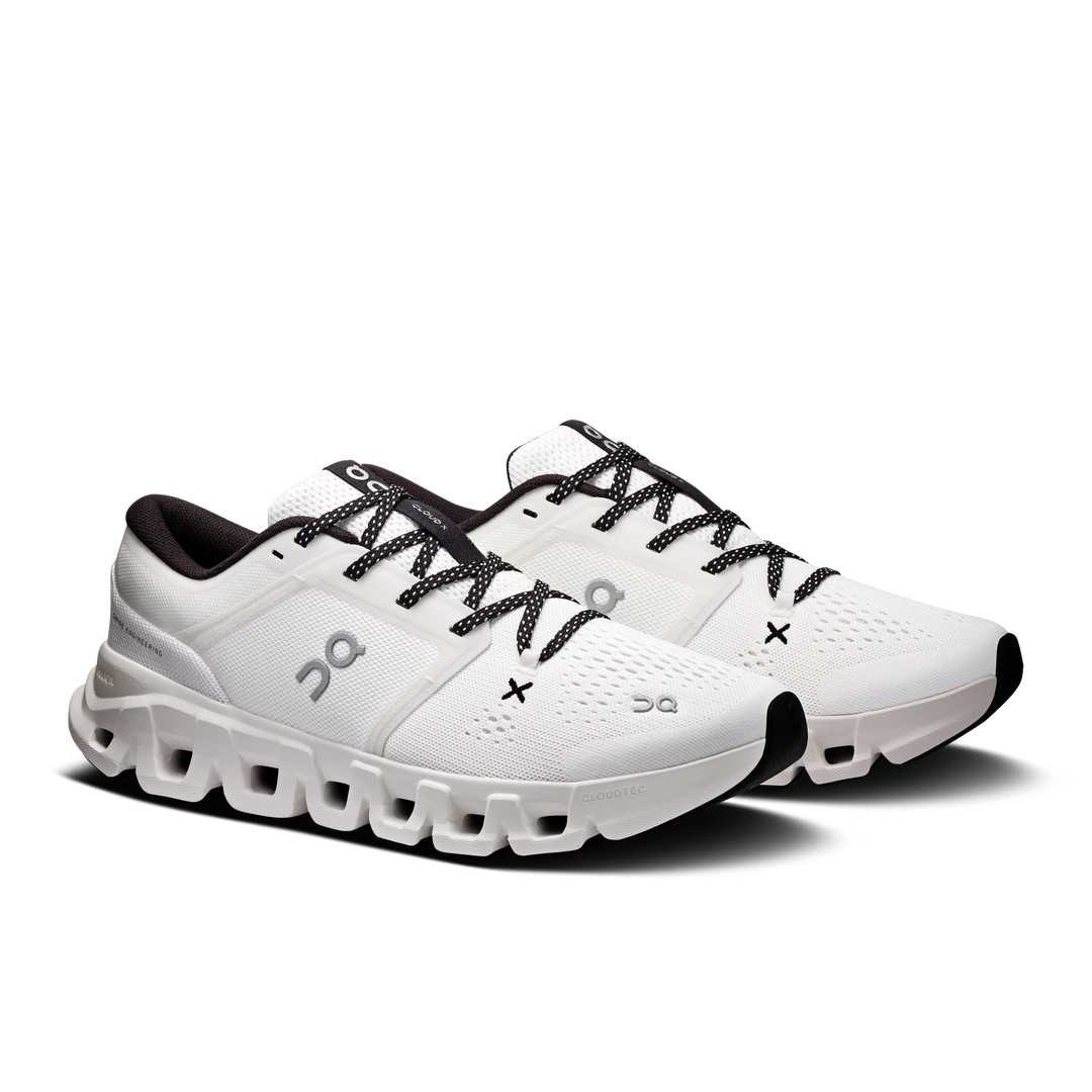 ON Women's Cloud X 5 - White Black