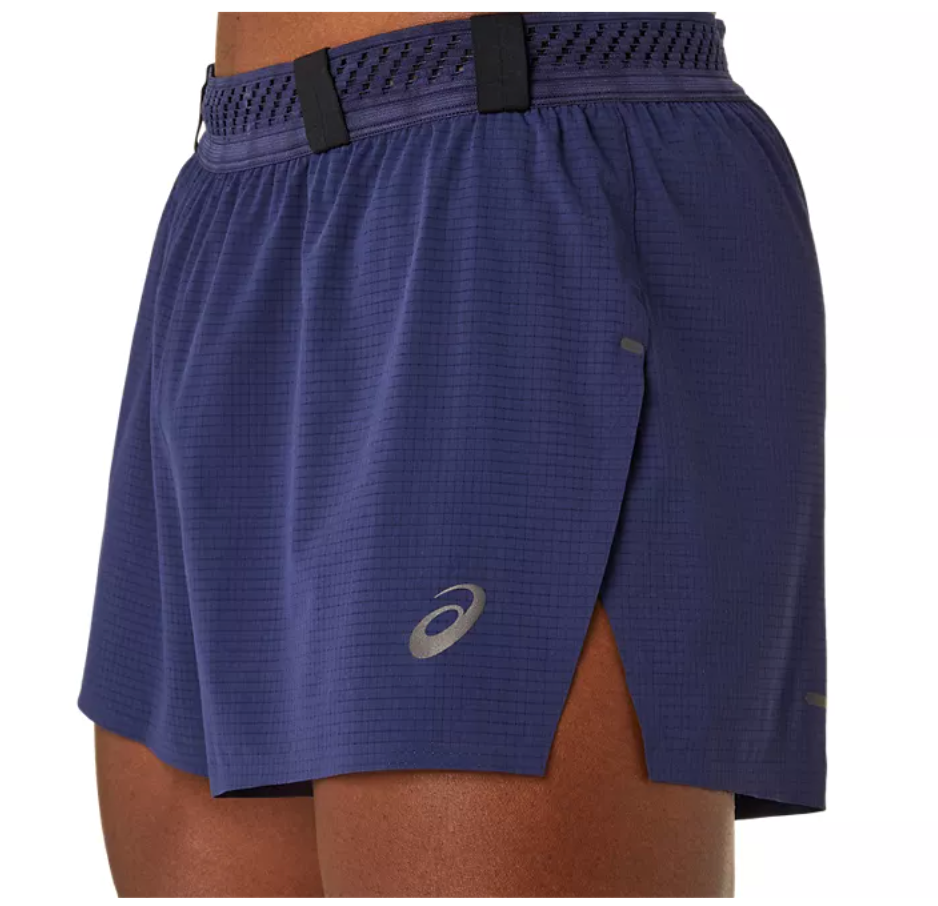 Pantalón corto Asics Falmouth Road Race 2024 Metarun Split para hombre (2011C752-400) FRR04 (POS)