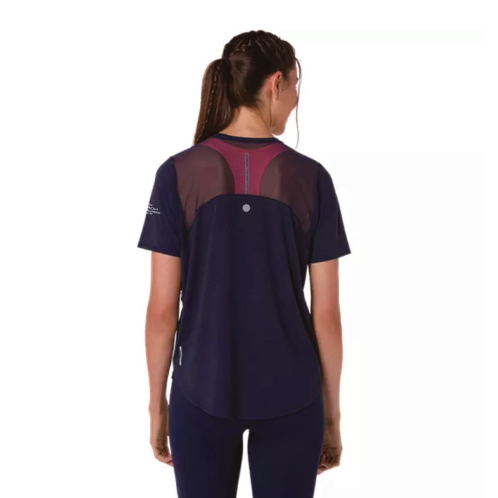 Camiseta ASICS de manga corta de carretera para mujer, color medianoche (2012D371)