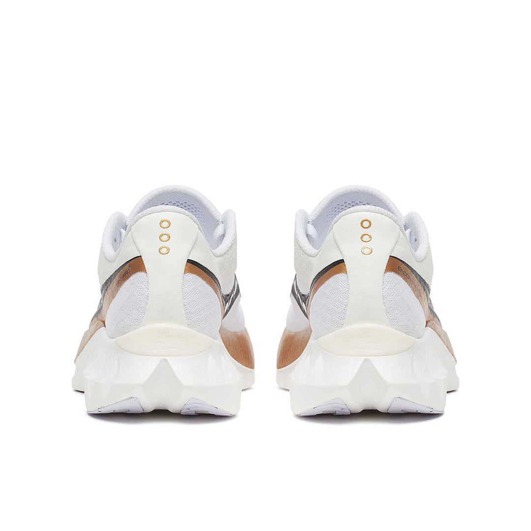 Saucony Endorphin Pro 4 para hombre - Blanco dorado