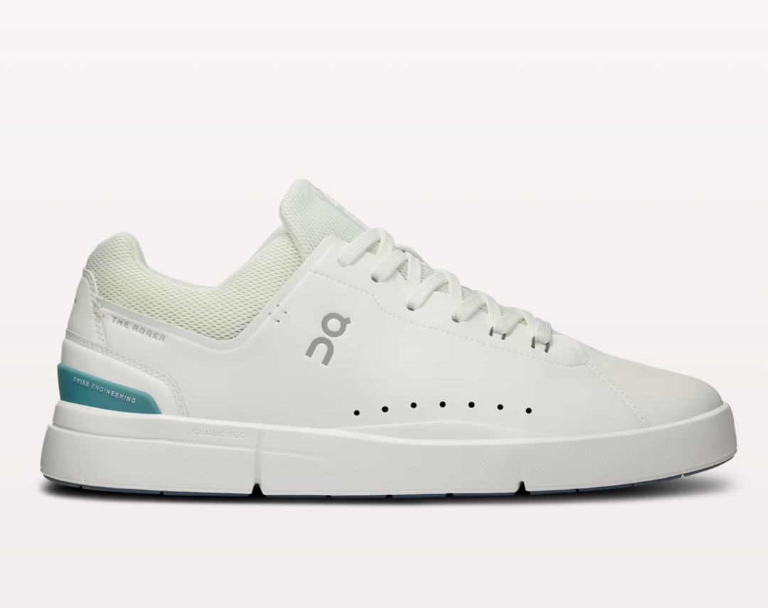 Roger Federer On Tenis Running On Running Shoes Zapatillas Tenis