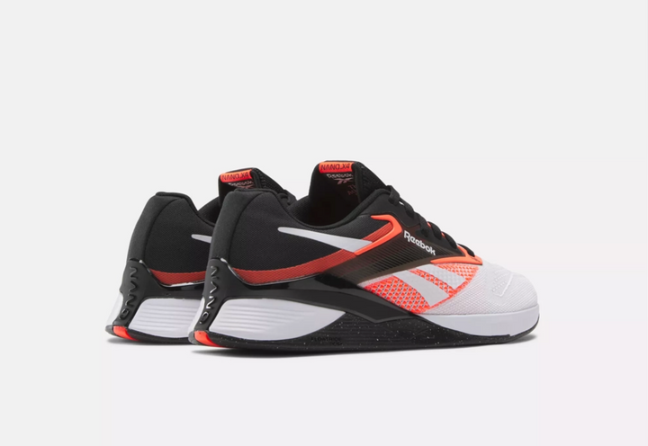 Reebok Nano X4 para hombre, color negro, blanco ftwr y naranja acampanado (100074684 001) 