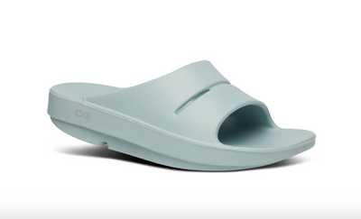 Sandalias Oofos OOahh Slide (1100-Gris cósmico)
