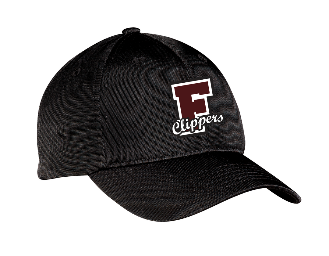 Escuela Secundaria Falmouth - Gorra de rendimiento de sarga de nailon (C868)