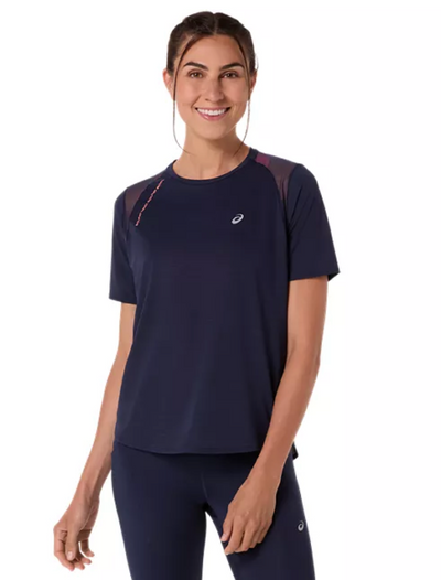 Camiseta ASICS de manga corta de carretera para mujer, color medianoche (2012D371)