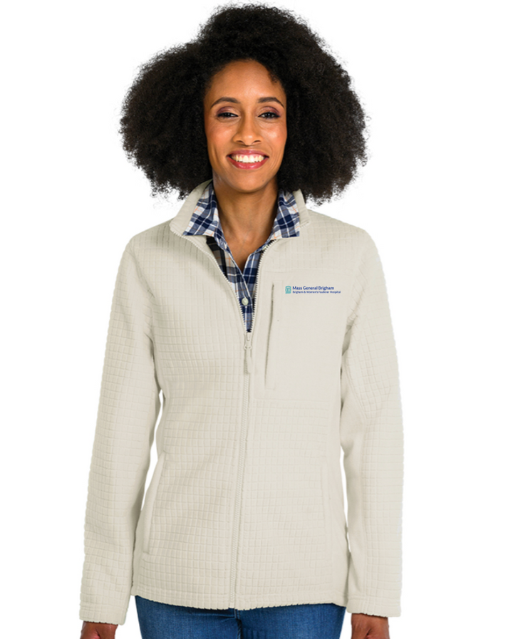 Hospital General Brigham Faulkner de Massachusetts - Chaqueta polar texturizada Terrain para mujer (5590)