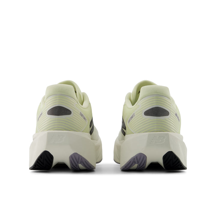 New Balance Womens Fuelcell Rebel V5 - PISTACHIO BUTTER