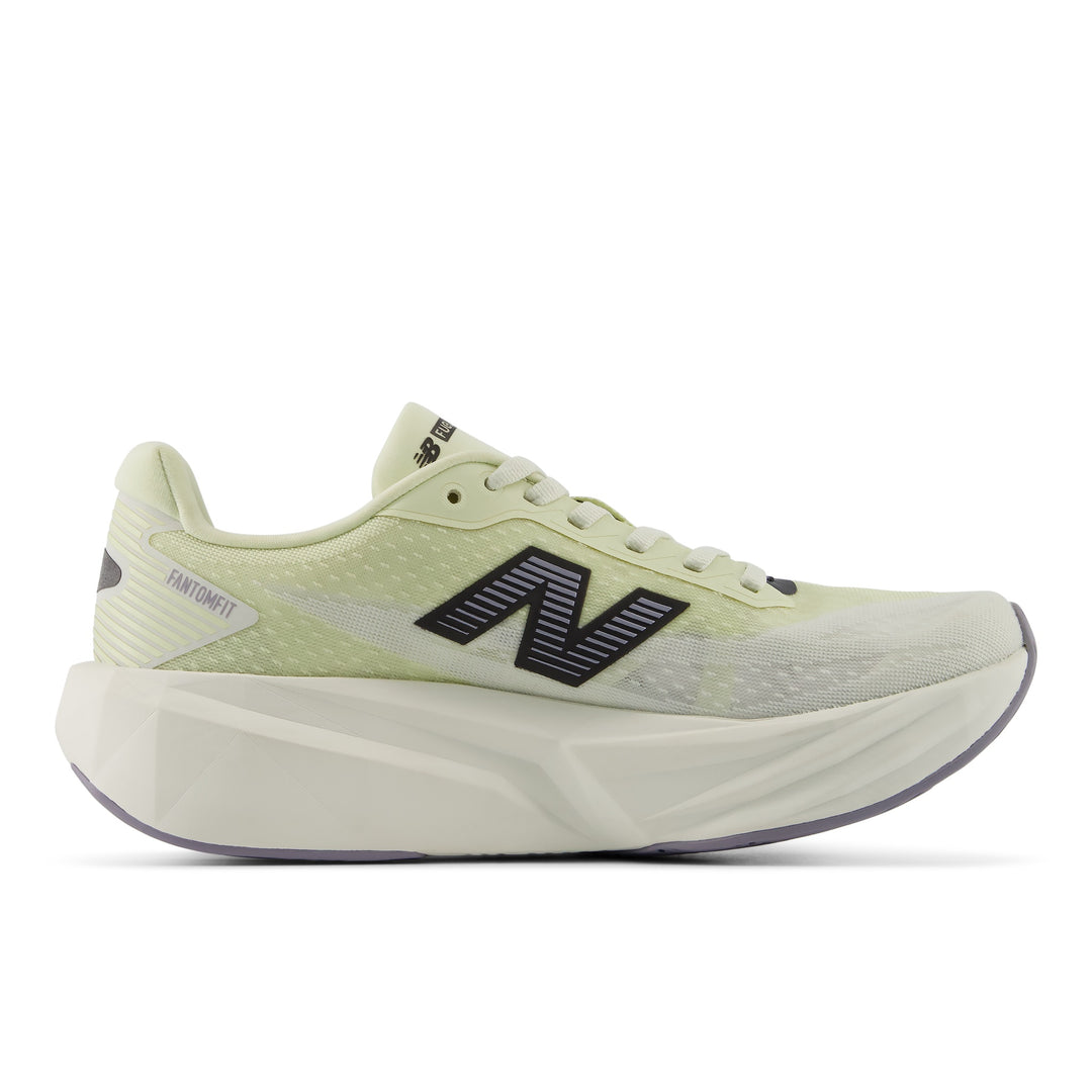 New Balance Womens Fuelcell Rebel V5 - PISTACHIO BUTTER