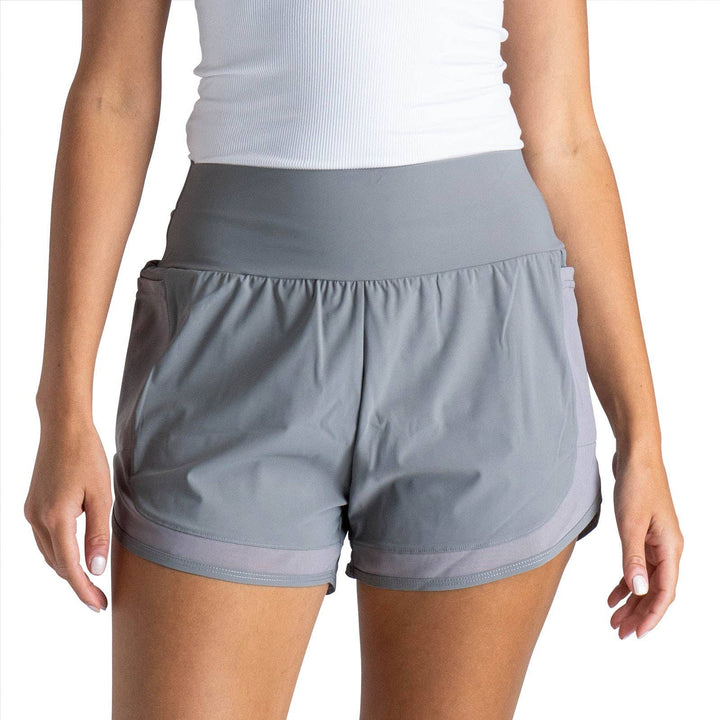 Pantalones cortos deportivos Airlight de FITKICKS para mujer