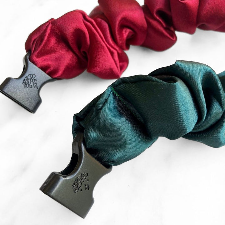 Holly Duo - 2-Pack Christmas Holiday Buckle Scrunchies - No Snagging, No Tangles