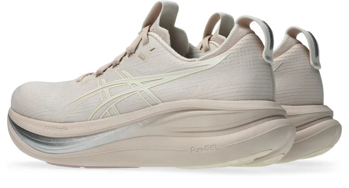 ASICS GEL-NIMBUS 28 Ancho para Mujer - AVENA SUAVE/CREMA
