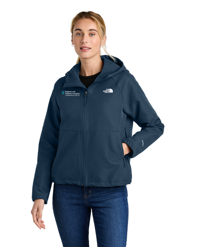 UCIN del General Brigham de Massachusetts - Chaqueta softshell con capucha Barr Lake para mujer de The North Face® (NF0A8BUE)