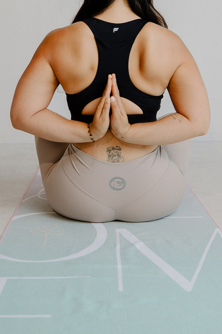 Śānti Yoga Towel