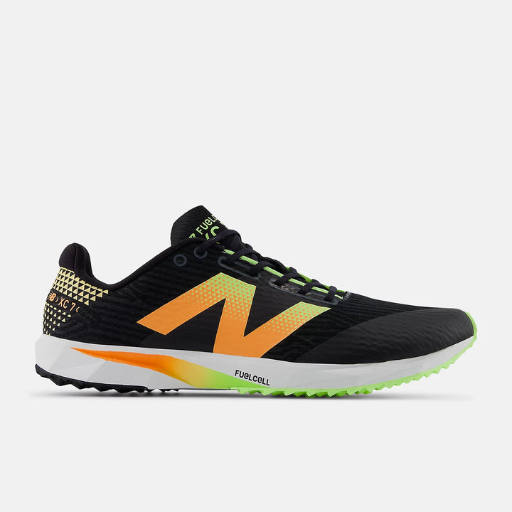 Zapatillas unisex FuelCell XC7 v5 de New Balance, color negro y verde (UXCS7LB5) 