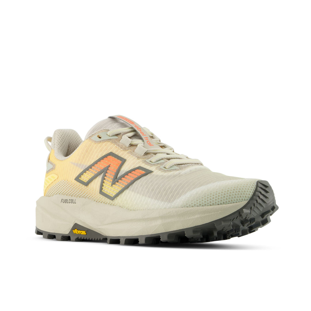 New Balance Womens Fuelcell Rebel Trail - WHITE PEACH