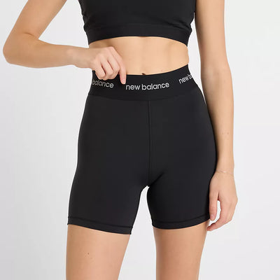 Pantalón corto deportivo New Balance Sleek High Rise de 5" - Negro - MUJER (WS51182)