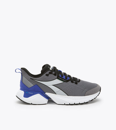 Diadora Mythos Blushield Vigore 2 para hombre, gris acero/negro (101.79081-C2763) 
